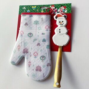 Disney Classics Christmas Holiday Oven Mitt and Spatula Set